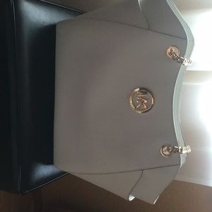 Michael Kors brand knew bag never wear it before